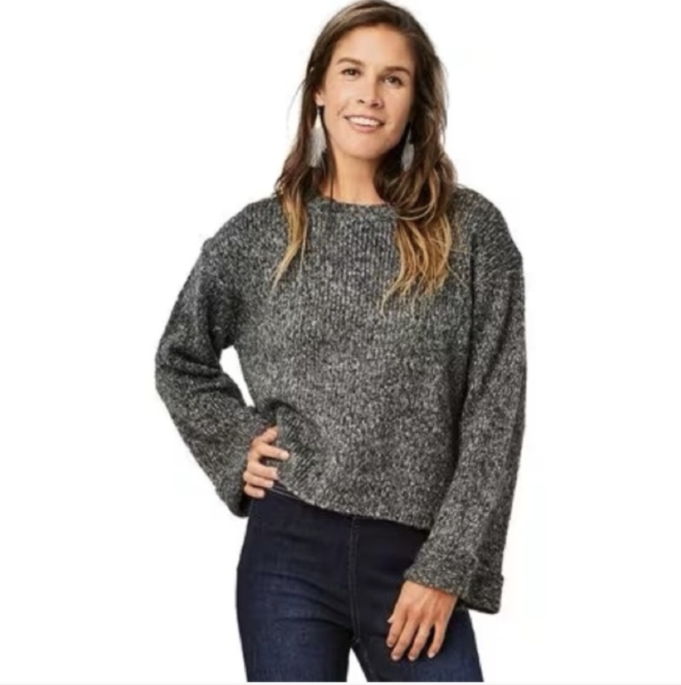 Carve Designs Gray Crew Neck Sweater